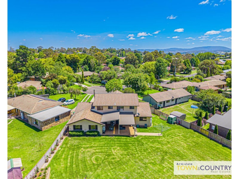 13 Hawthorne Close, Armidale NSW 2350
