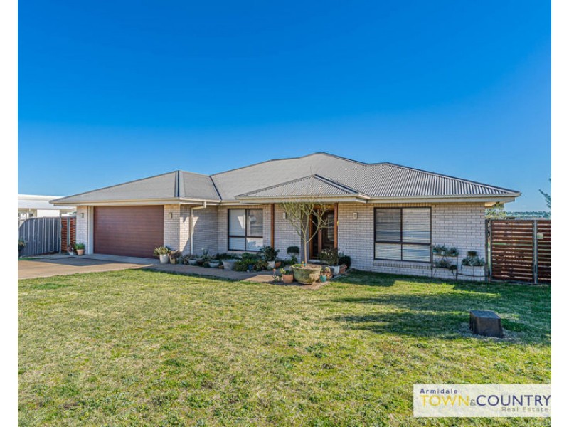 42 Grandview Crescent, Armidale NSW 2350