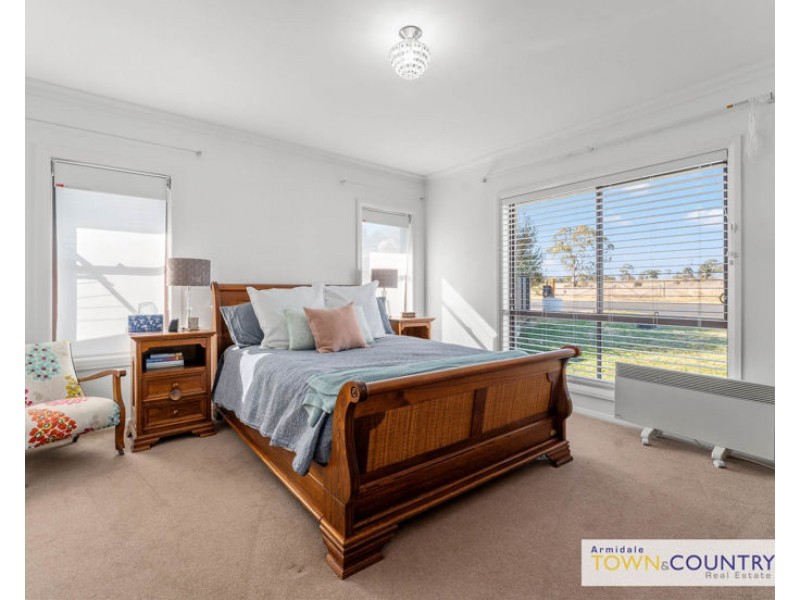 42 Grandview Crescent, Armidale NSW 2350