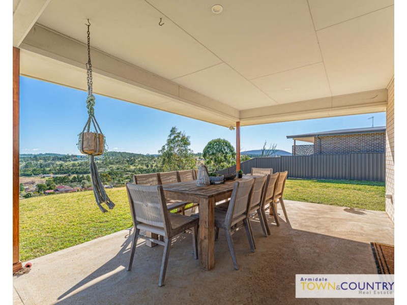 42 Grandview Crescent, Armidale NSW 2350