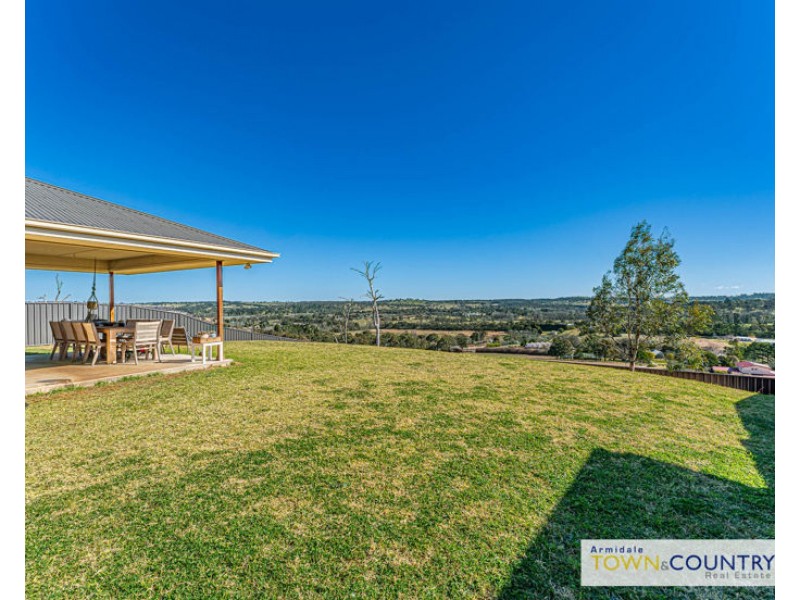 42 Grandview Crescent, Armidale NSW 2350
