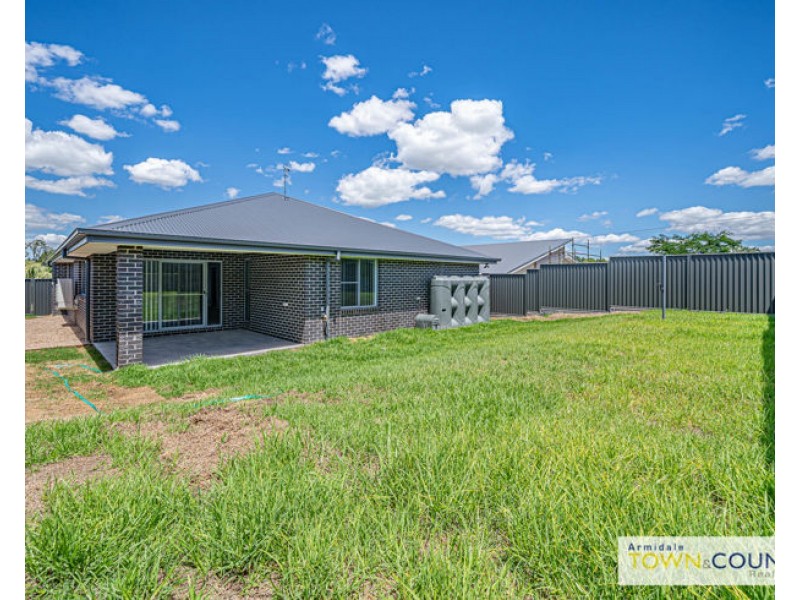 3 Willow Way, Armidale NSW 2350