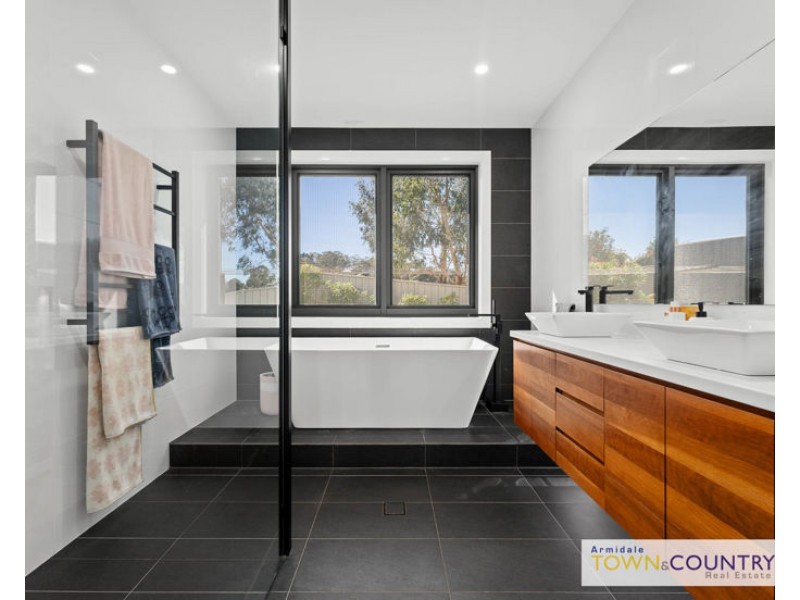 61 Ash Tree Drive, Armidale NSW 2350