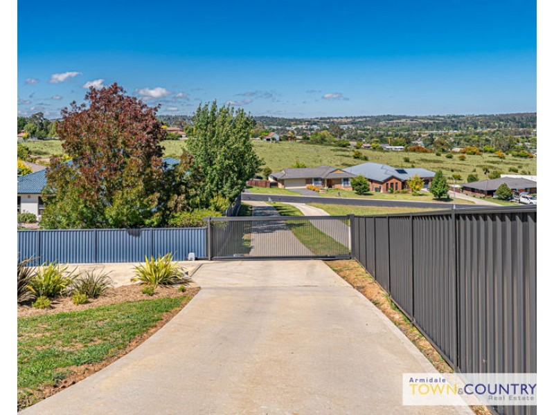 61 Ash Tree Drive, Armidale NSW 2350