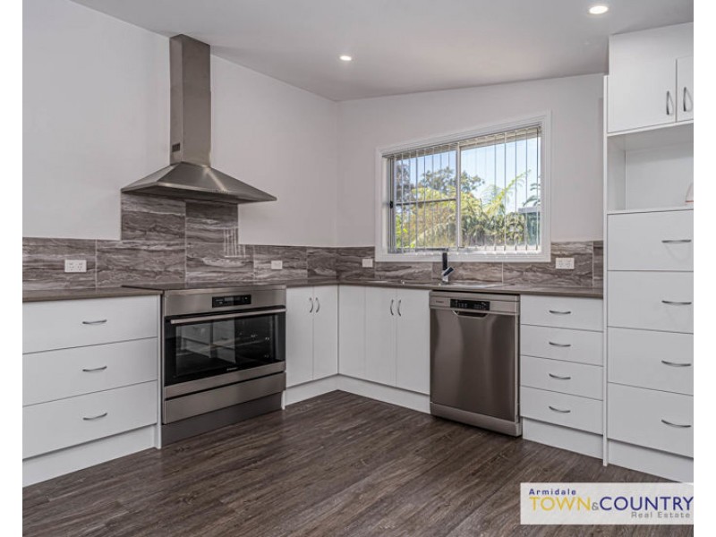 166 Mossman Street, Armidale NSW 2350