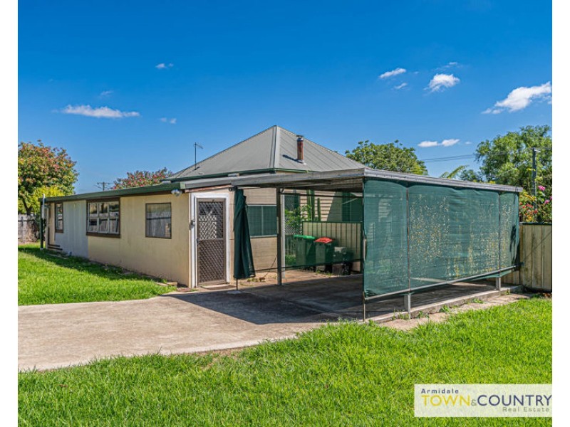 166 Mossman Street, Armidale NSW 2350
