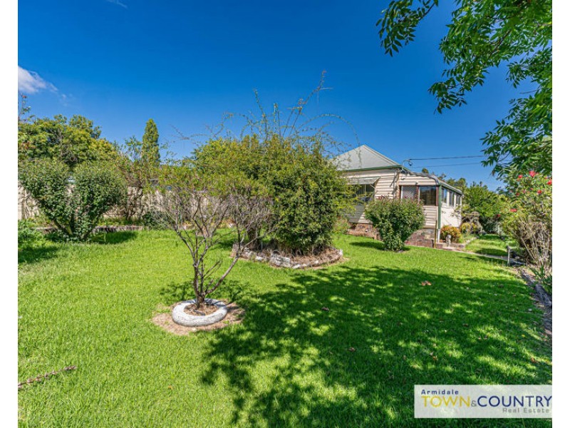 166 Mossman Street, Armidale NSW 2350