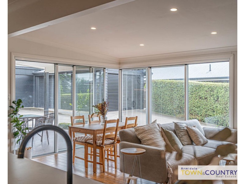 182 Taylor Street, Armidale NSW 2350