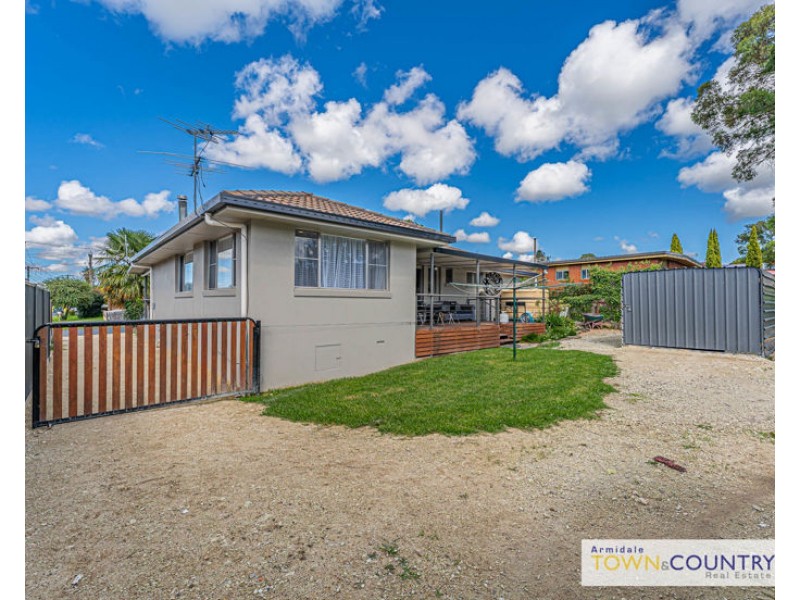 5 Kenalmac Avenue, Armidale NSW 2350