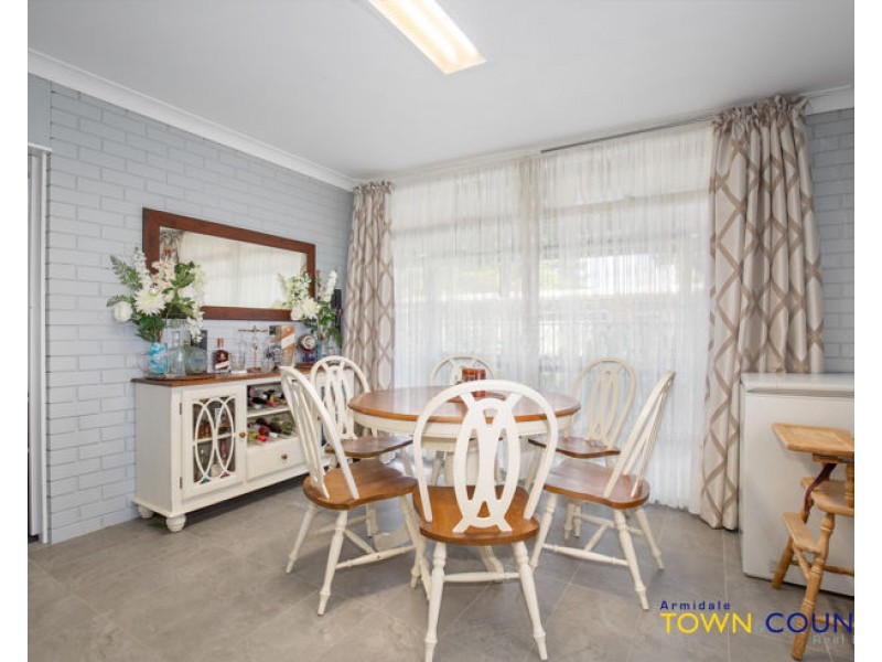 9 Kuranda Avenue, Armidale NSW 2350