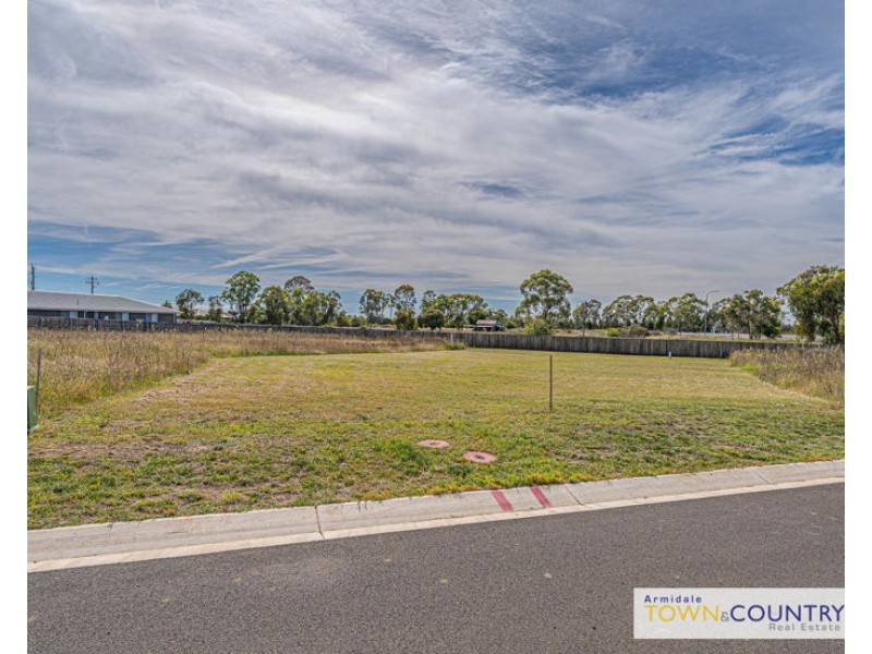 30 Colin Crescent, Armidale NSW 2350