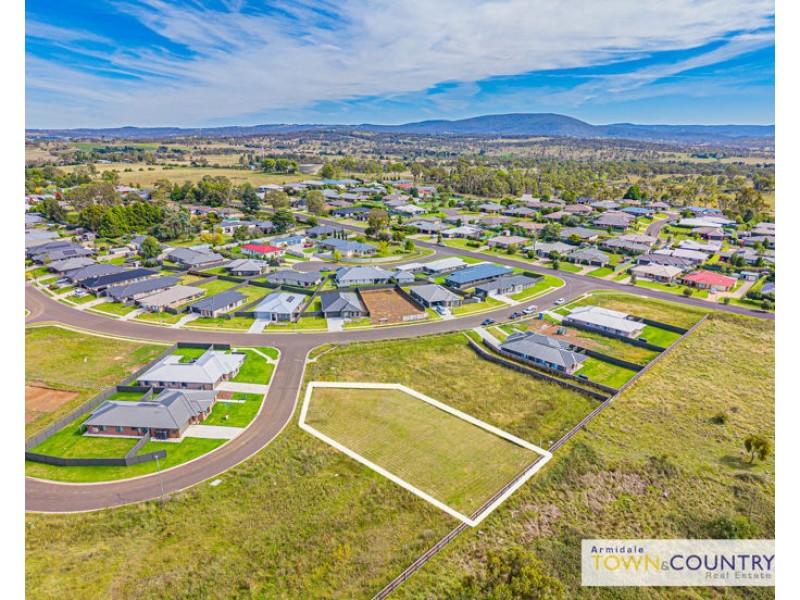 30 Colin Crescent, Armidale NSW 2350