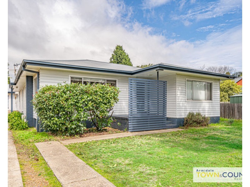 26 Lambs Avenue, Armidale NSW 2350