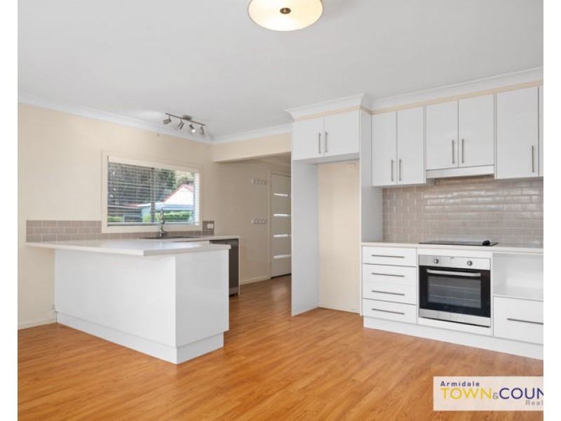 26 Lambs Avenue, Armidale NSW 2350