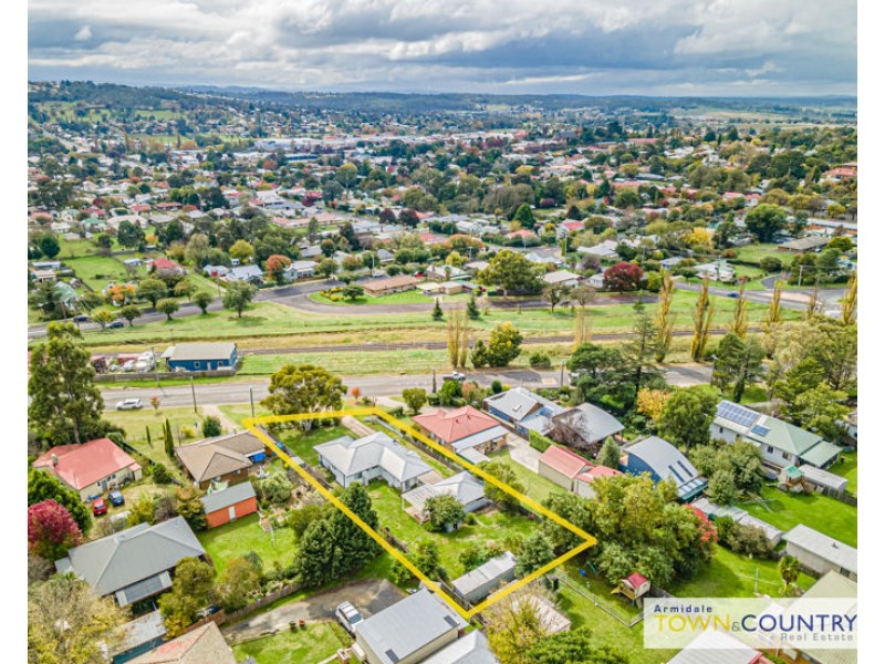 26 Lambs Avenue, Armidale NSW 2350