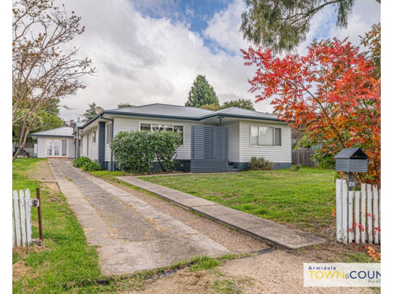 26 Lambs Avenue, Armidale NSW 2350