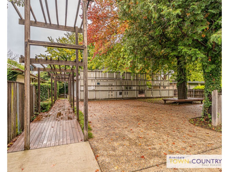 77 Queen Elizabeth Drive, Armidale NSW 2350