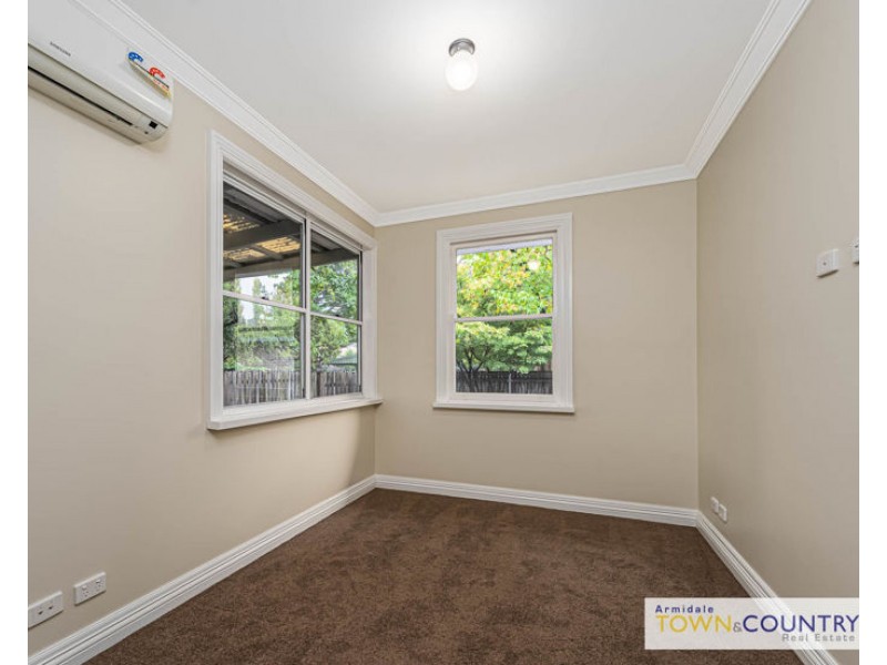 77 Queen Elizabeth Drive, Armidale NSW 2350