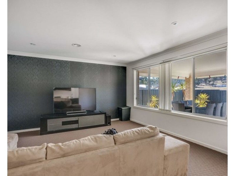 30 Albion Close, Armidale NSW 2350