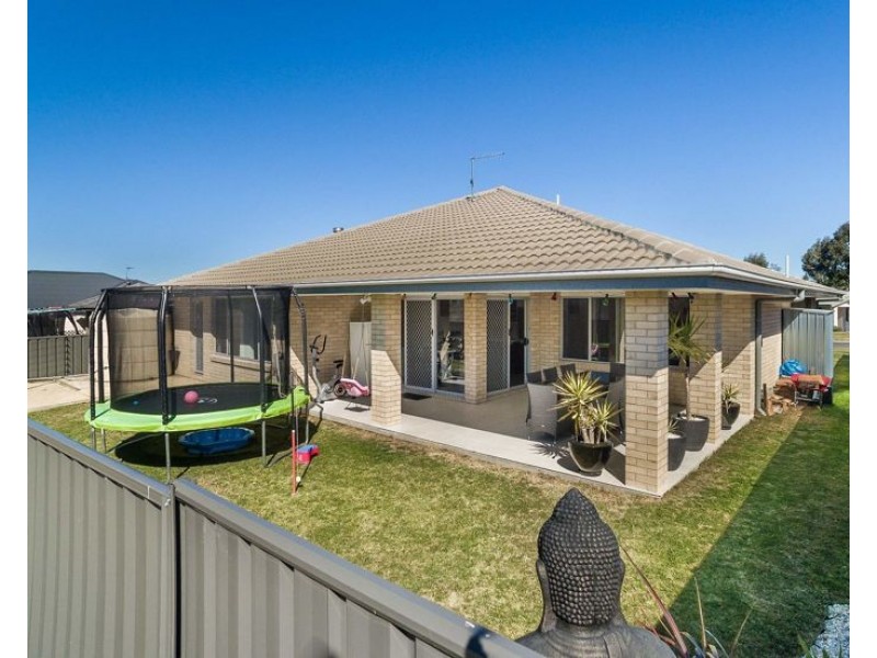 30 Albion Close, Armidale NSW 2350
