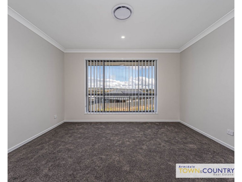 35 Honeysuckle Drive, Armidale NSW 2350