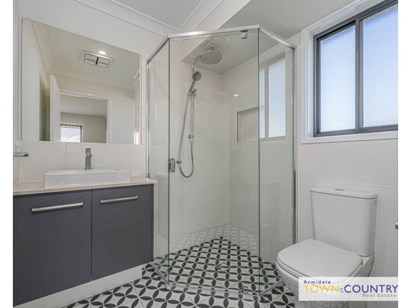 35 Honeysuckle Drive, Armidale NSW 2350