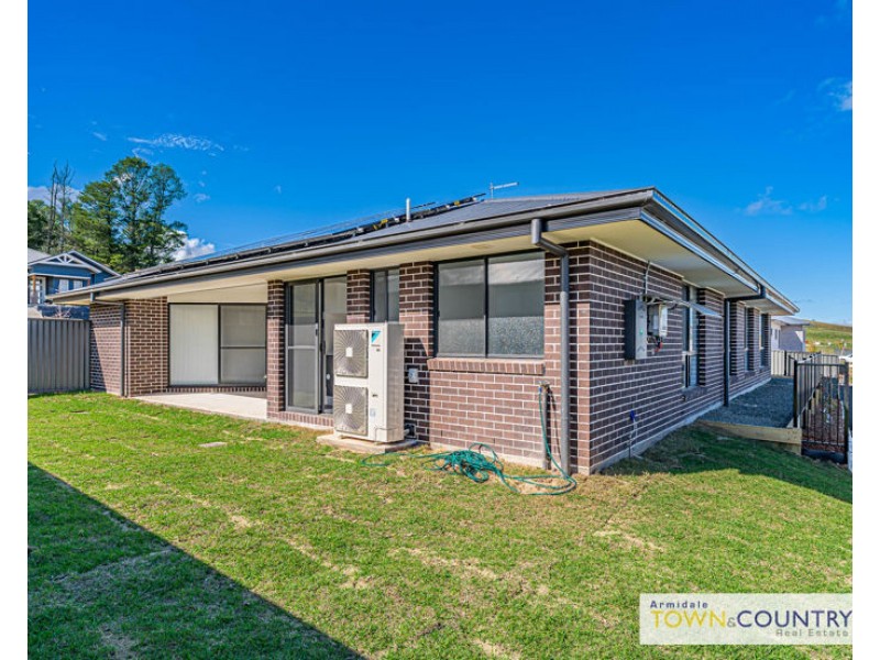 35 Honeysuckle Drive, Armidale NSW 2350
