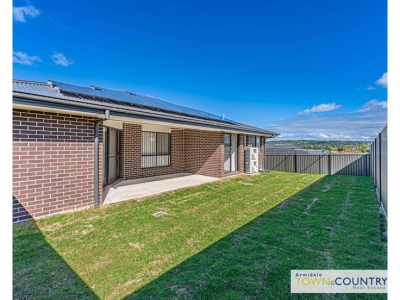 35 Honeysuckle Drive, Armidale NSW 2350