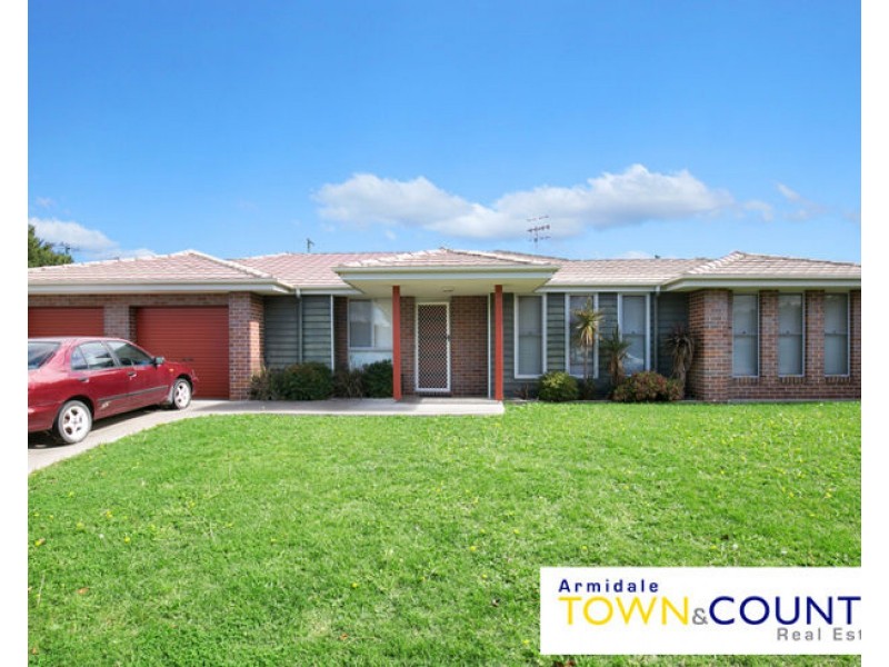9 Albion Close, Armidale NSW 2350