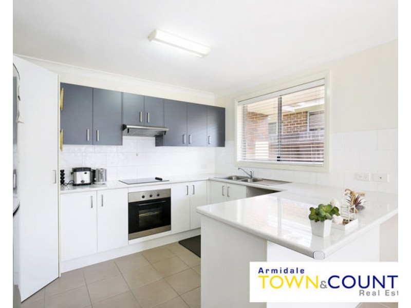 9 Albion Close, Armidale NSW 2350