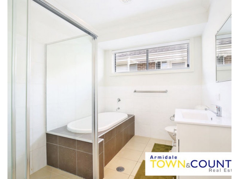 9 Albion Close, Armidale NSW 2350