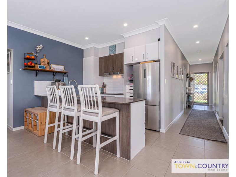 14 Lara Avenue, Armidale NSW 2350
