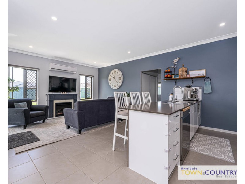 14 Lara Avenue, Armidale NSW 2350