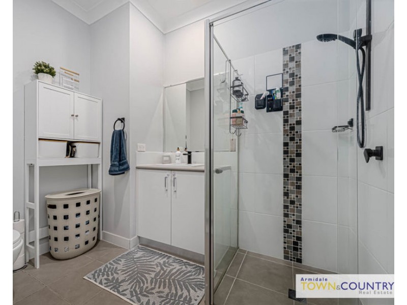 14 Lara Avenue, Armidale NSW 2350