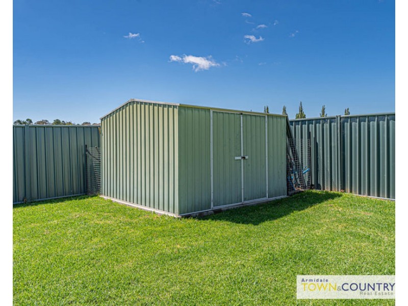14 Lara Avenue, Armidale NSW 2350