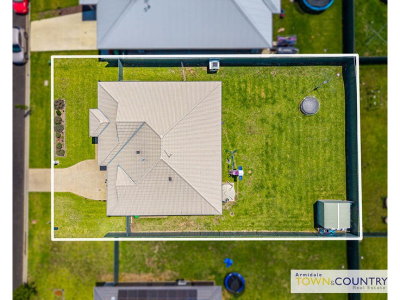 14 Lara Avenue, Armidale NSW 2350