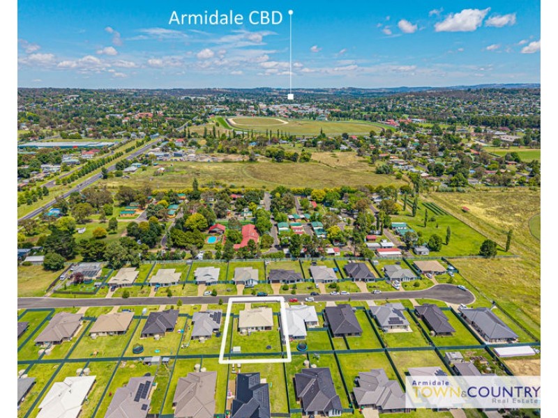 14 Lara Avenue, Armidale NSW 2350