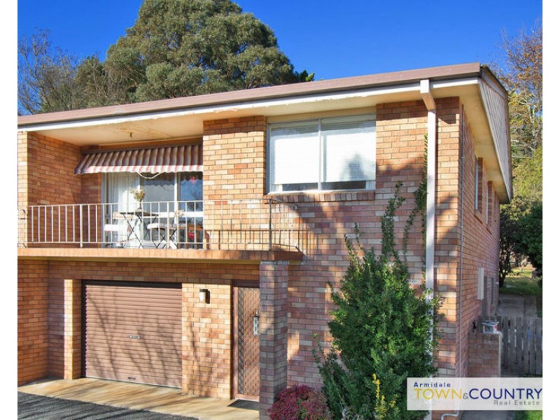 2/5 Oak Tree Drive, Armidale NSW 2350