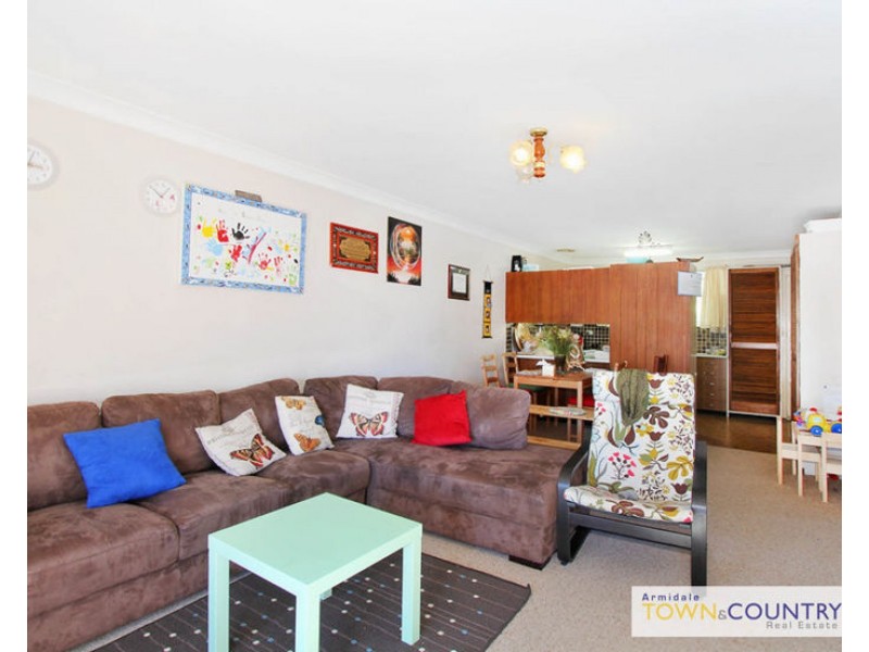 2/5 Oak Tree Drive, Armidale NSW 2350