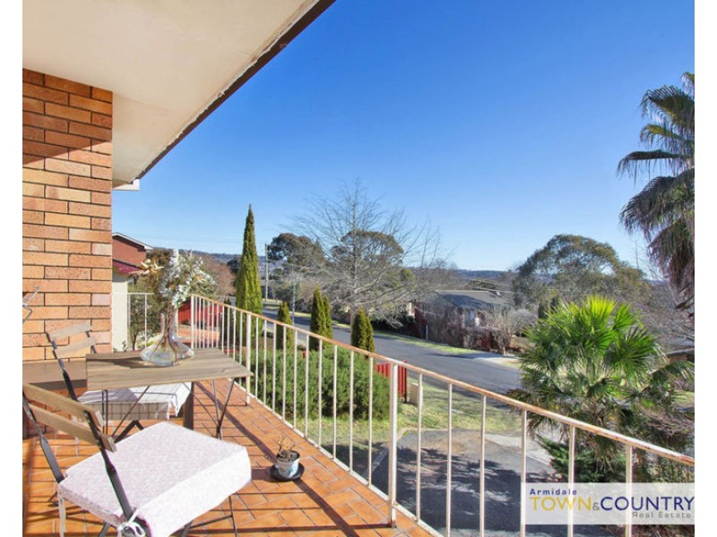 2/5 Oak Tree Drive, Armidale NSW 2350