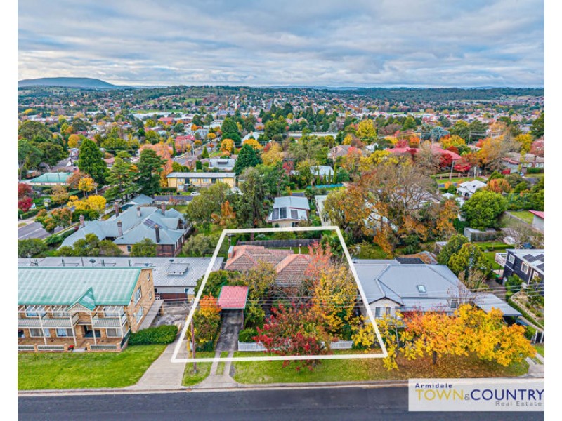 129 Mossman Street, Armidale NSW 2350