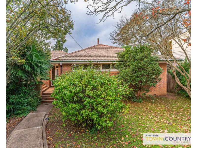 129 Mossman Street, Armidale NSW 2350