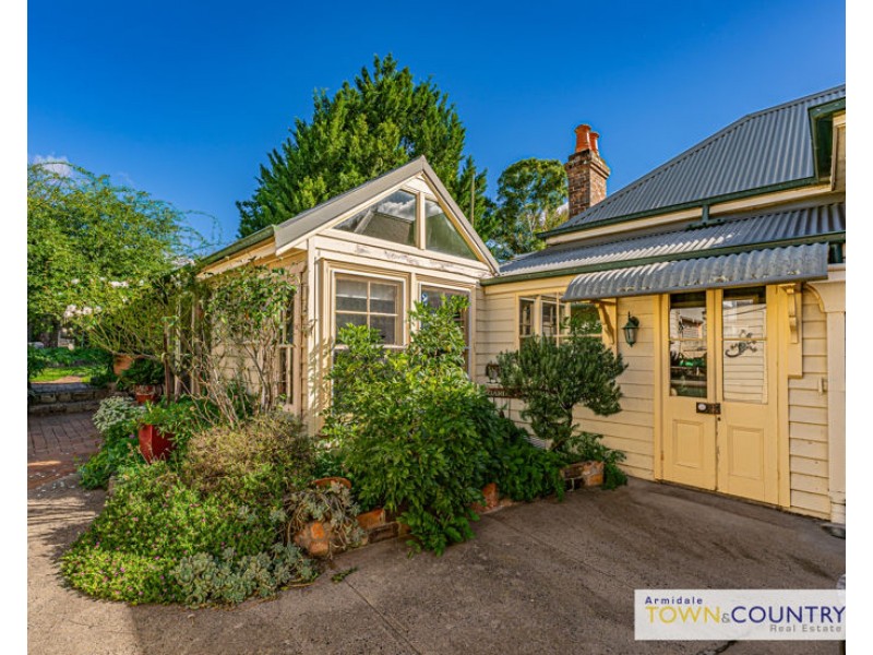 90 Brown Street, Armidale NSW 2350