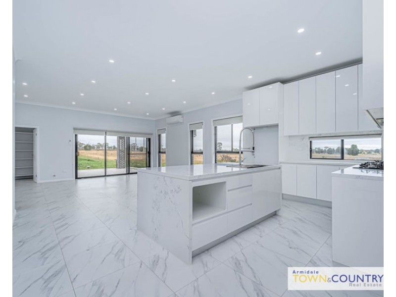 5 Yellowtail Court, Armidale NSW 2350