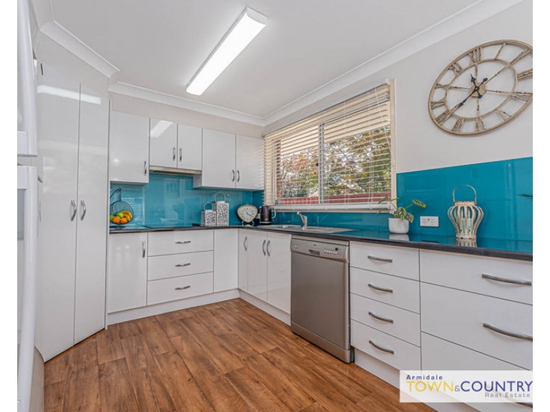 14 Verna Close, Armidale NSW 2350