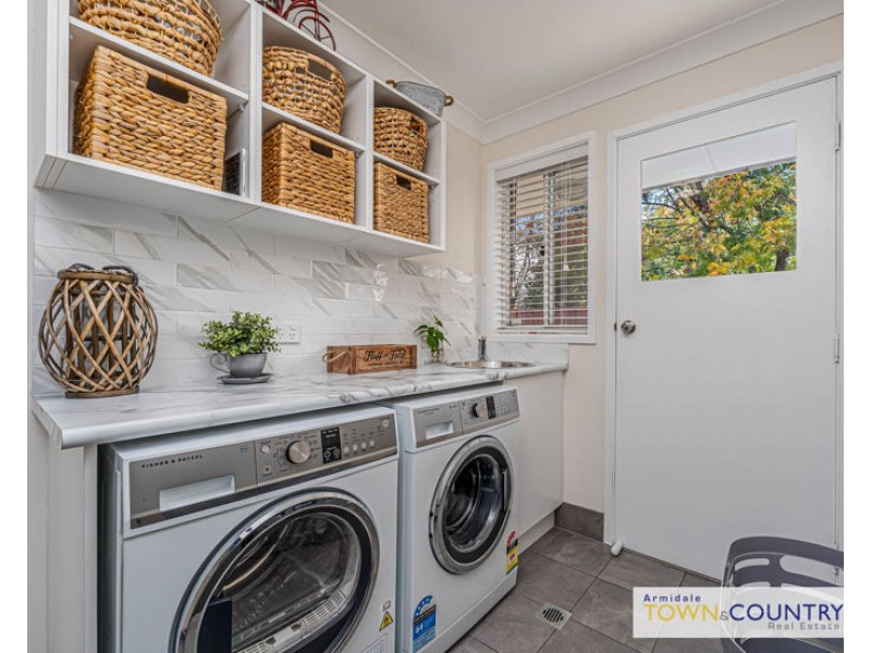 14 Verna Close, Armidale NSW 2350