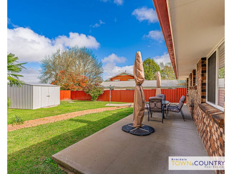 14 Verna Close, Armidale NSW 2350