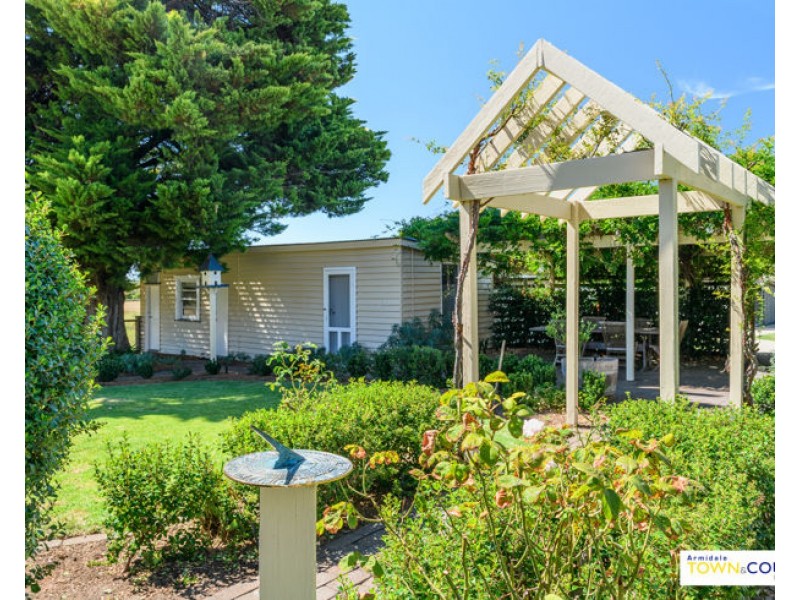 62 Mundays Lane, Armidale NSW 2350