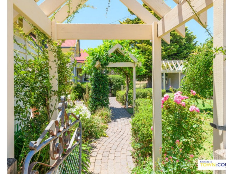 62 Mundays Lane, Armidale NSW 2350