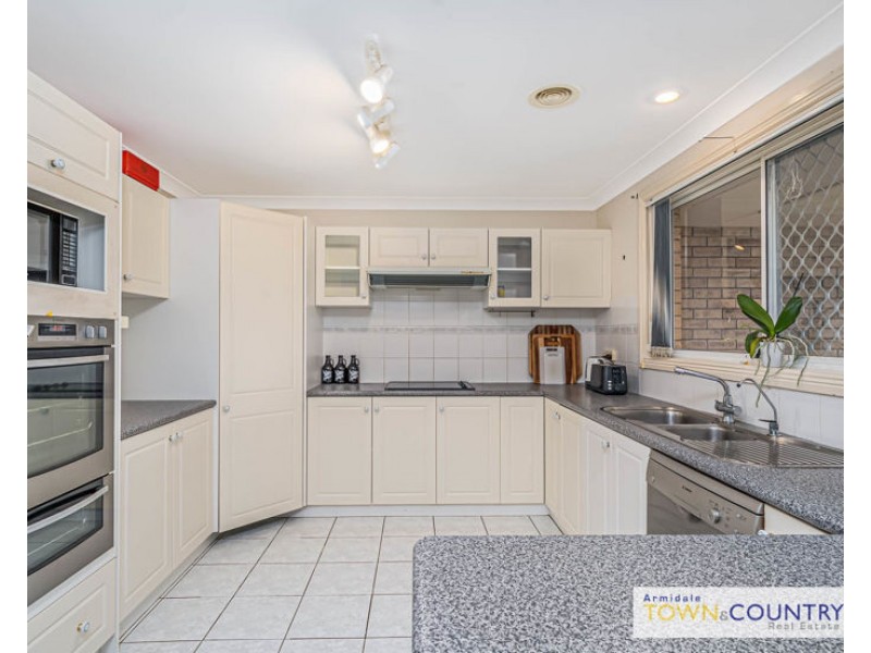 28 McCarthy Crescent, Armidale NSW 2350